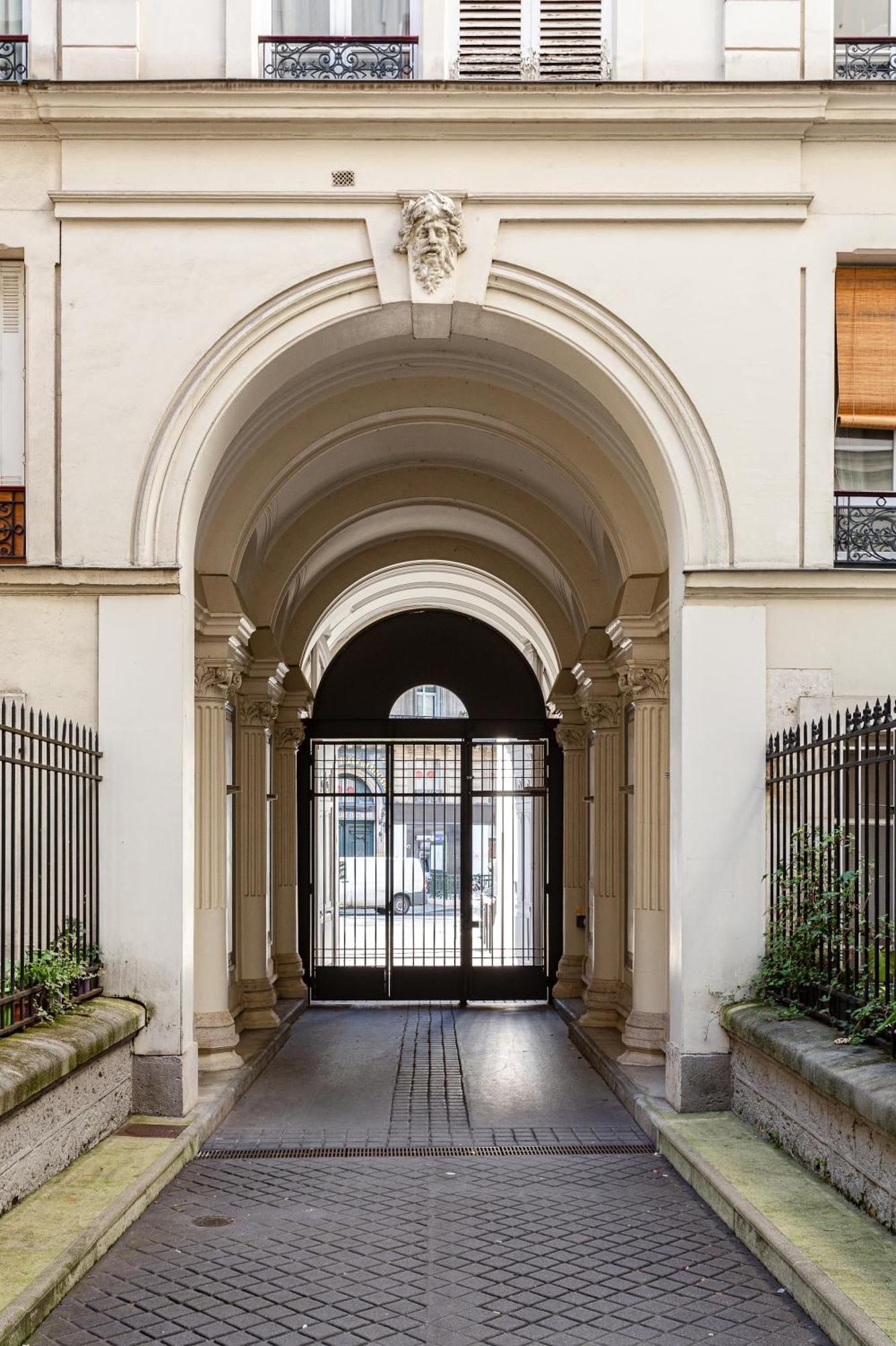 Studio Calme Et Accueillant Metro Charonne Paris Exterior photo